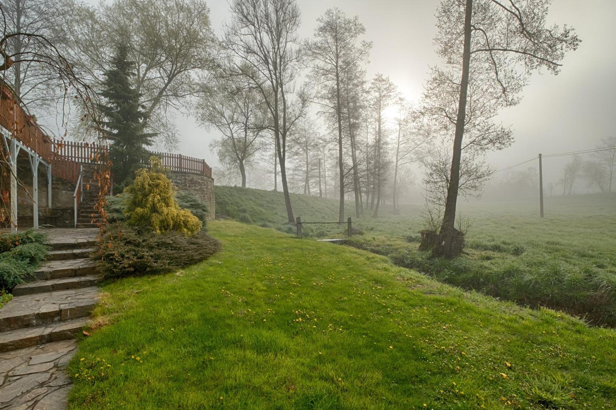 Mlyn Kamenice Klucenice Bagian luar foto