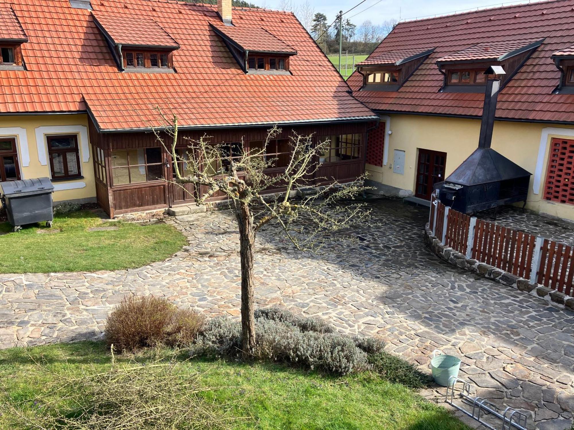 Mlyn Kamenice Klucenice Bagian luar foto