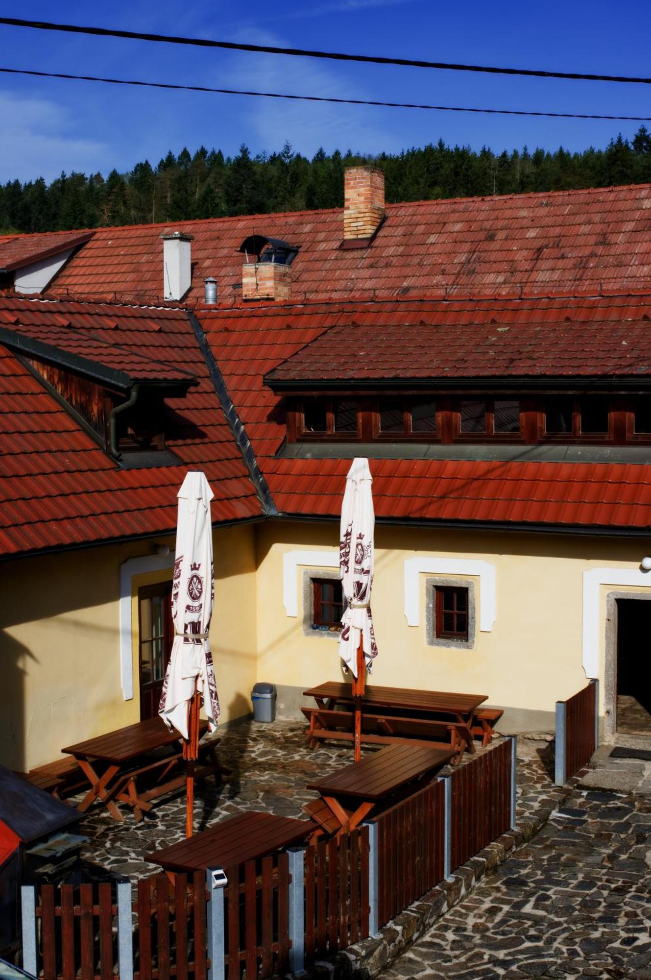 Mlyn Kamenice Klucenice Bagian luar foto